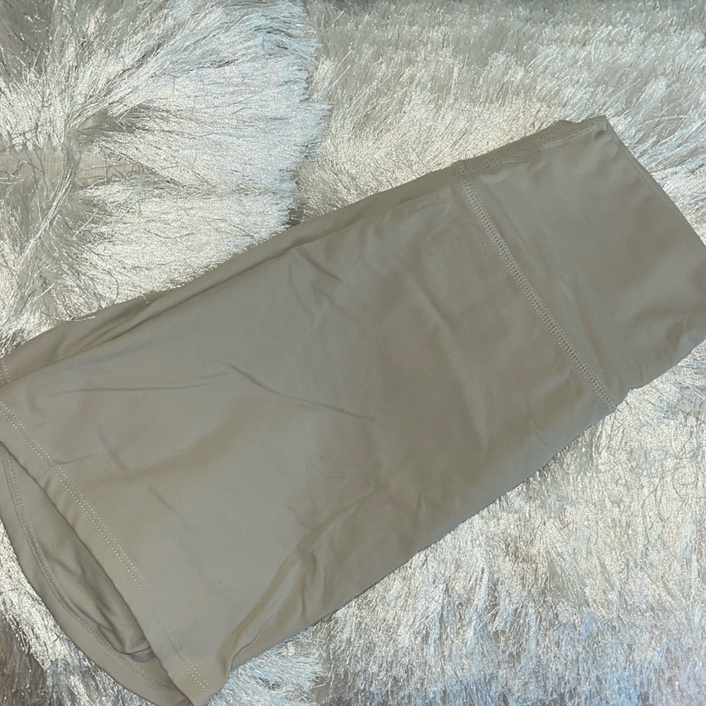 “Sunzel” seamless workout shorts